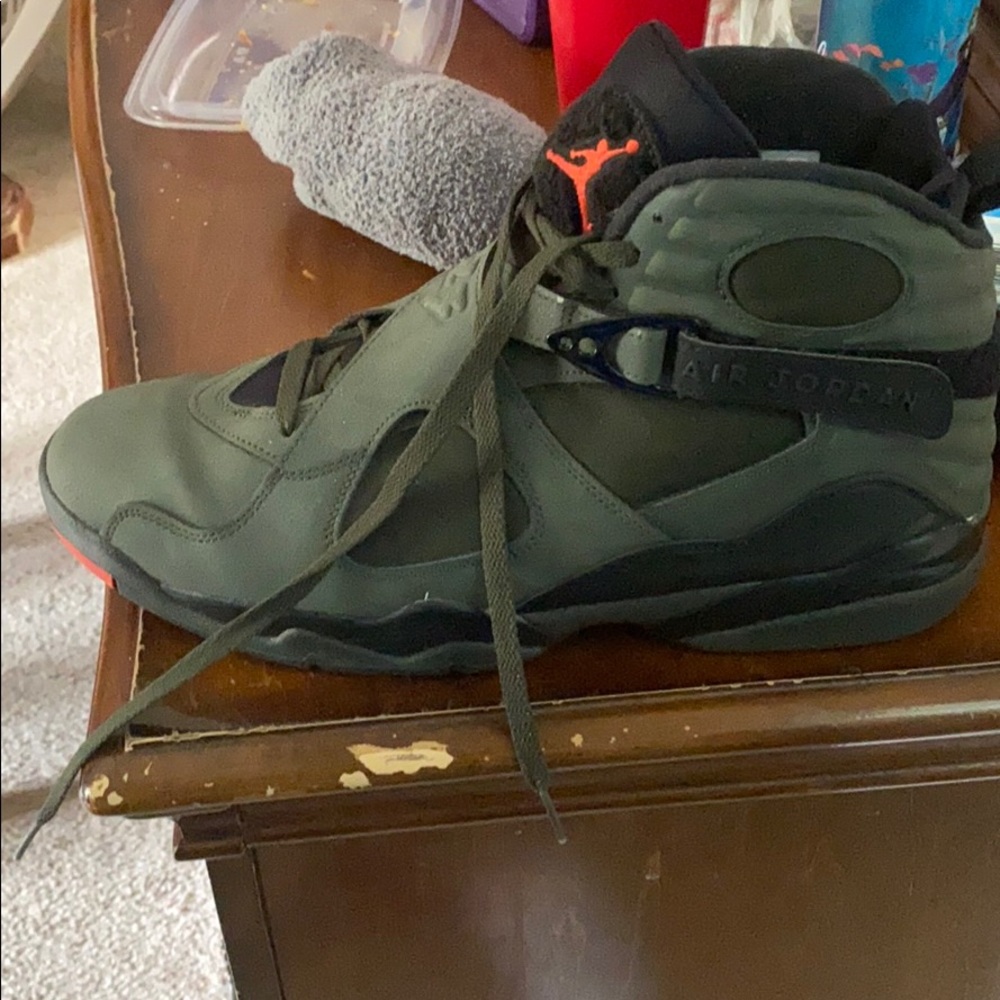 Jordan Retro 8 Take Flight Undefeated